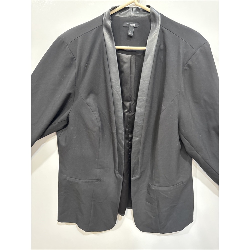 Torrid Blazer Women 3 Black Open Front‎ V-Neck Long Sleeve Lined Pockets Classic